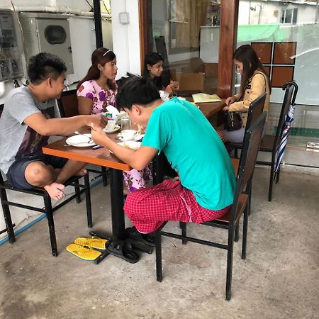 The Lodge Yangon Poshtel Luaran gambar