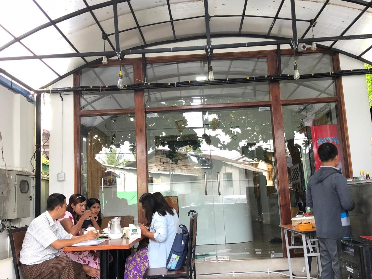 The Lodge Yangon Poshtel Luaran gambar